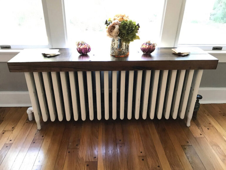 Mettre une tablette de radiateur décorative